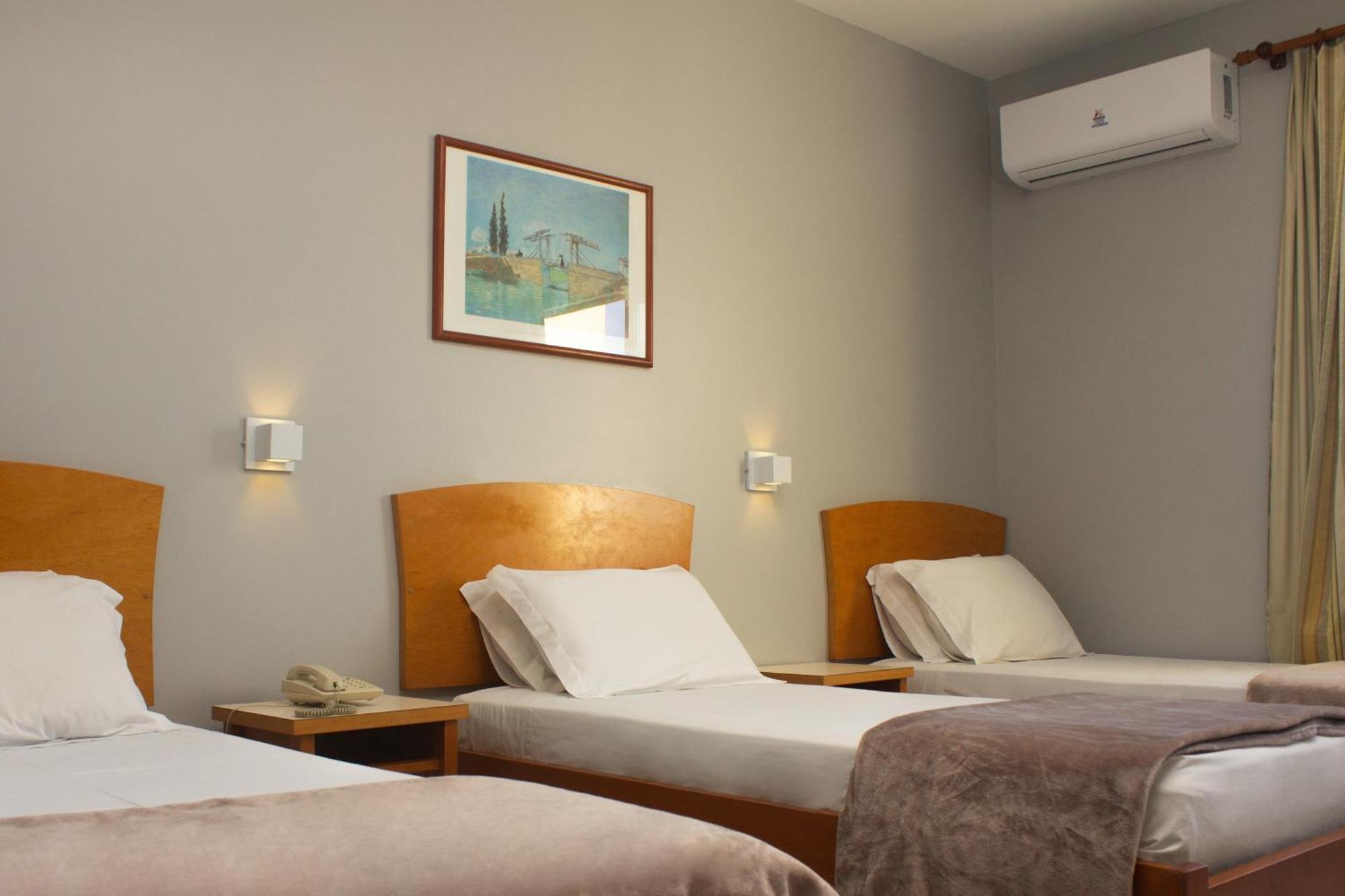 Hotel Cavera 阿莱格雷特 外观 照片