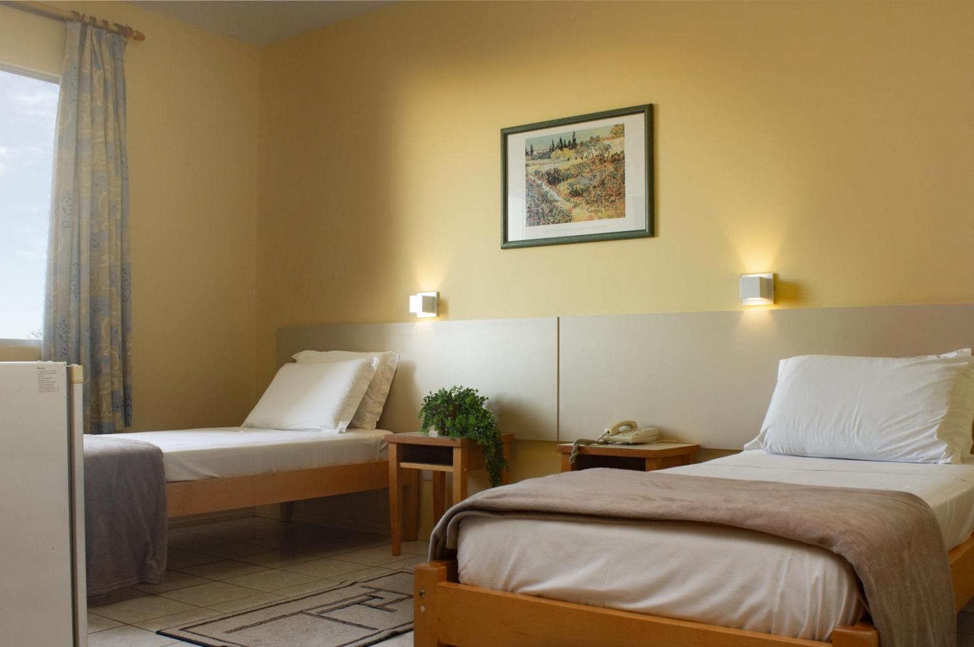 Hotel Cavera 阿莱格雷特 外观 照片
