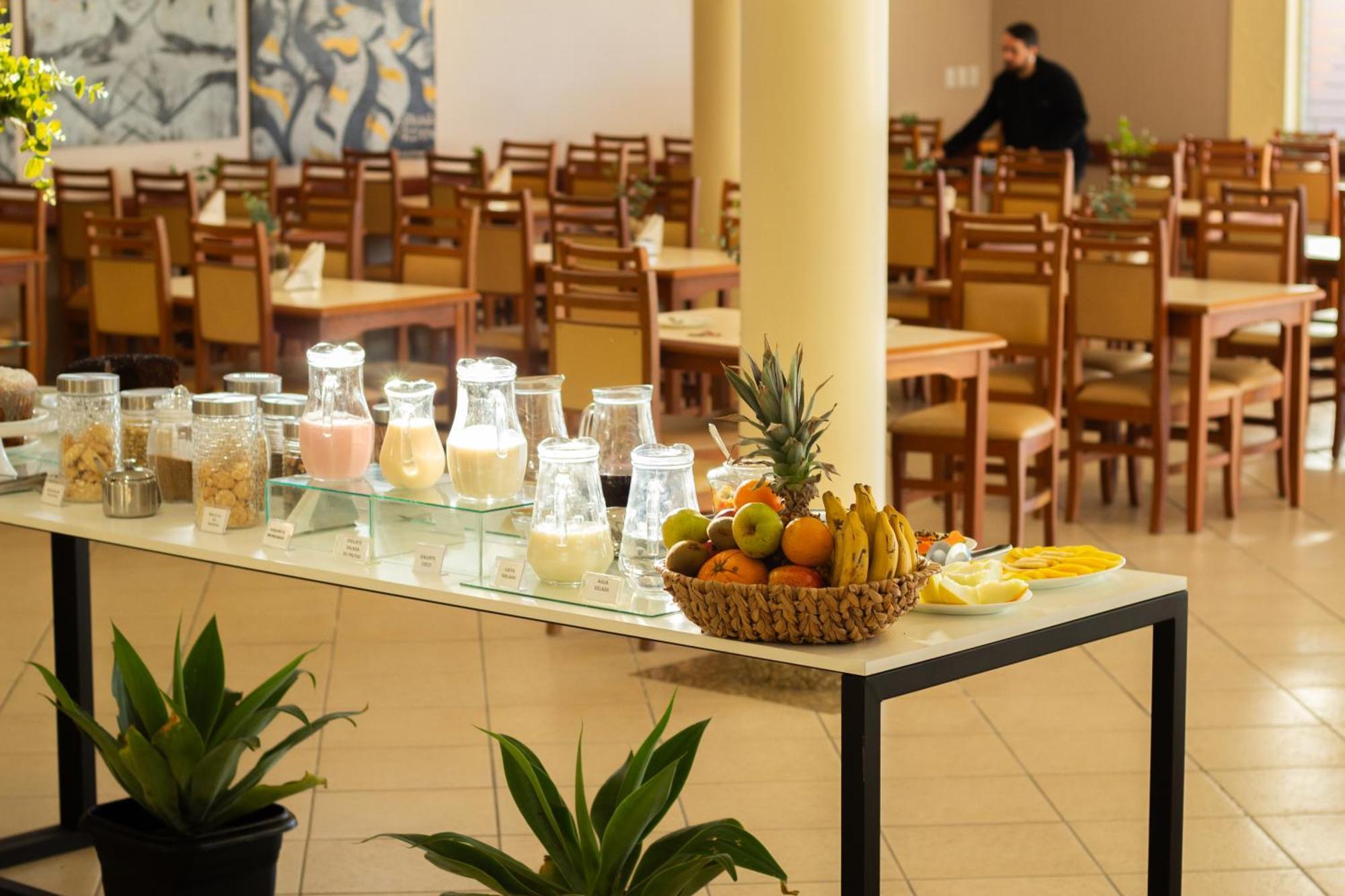 Hotel Cavera 阿莱格雷特 外观 照片