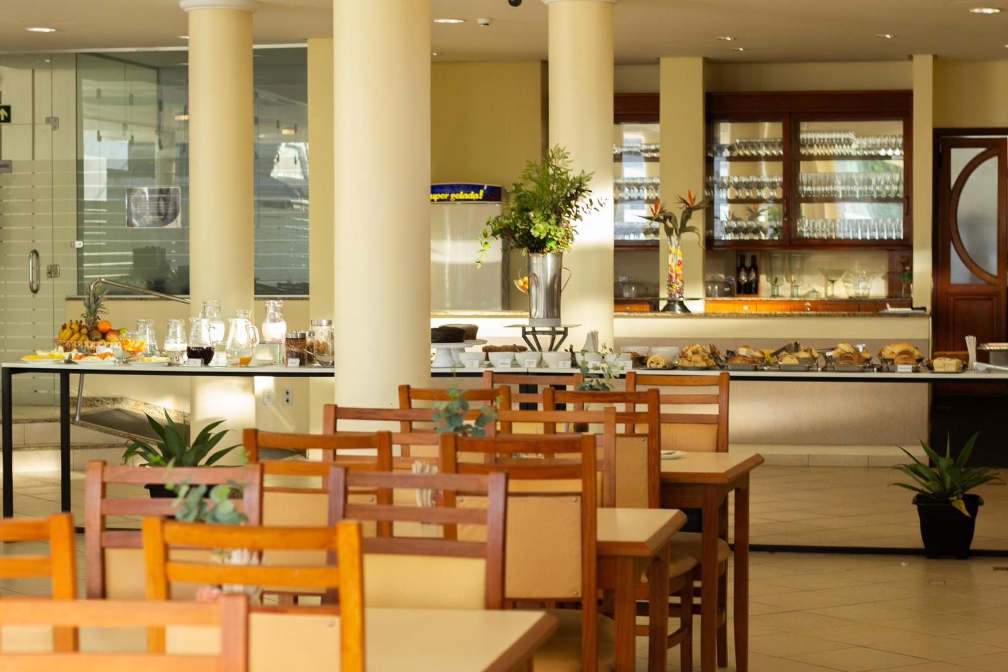 Hotel Cavera 阿莱格雷特 外观 照片