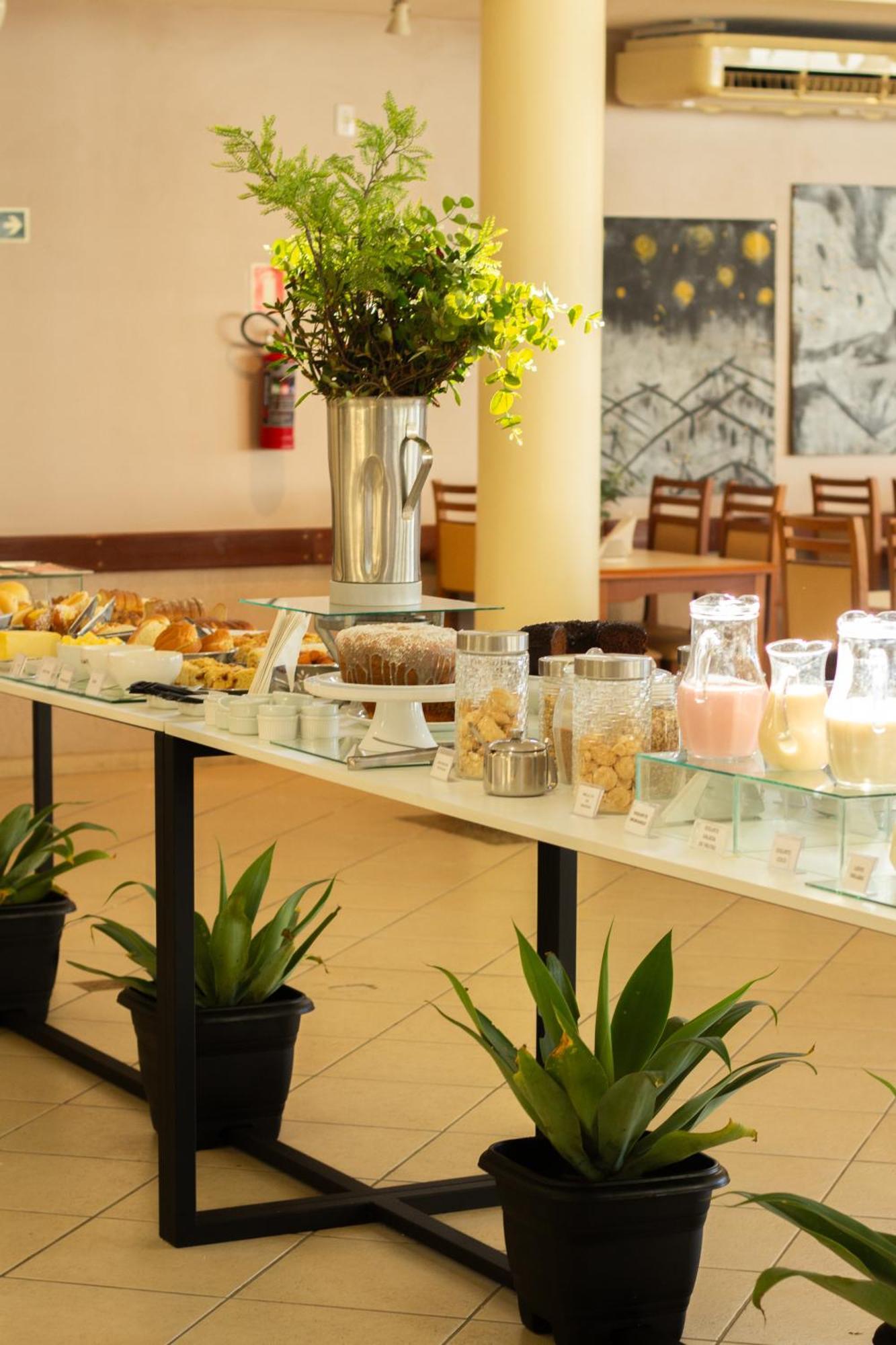 Hotel Cavera 阿莱格雷特 外观 照片